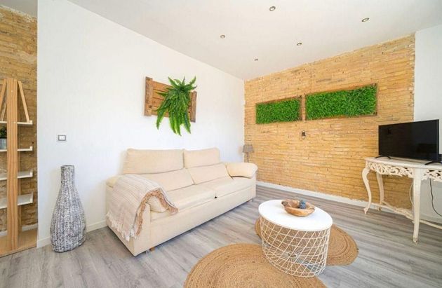 Foto 1 de Venta de piso en Ciutat Fallera de 2 habitaciones con aire acondicionado