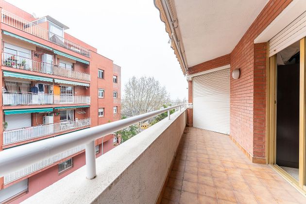 Foto 1 de Venta de piso en La Geltrú de 4 habitaciones con garaje y balcón