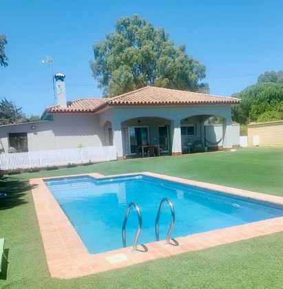 Foto 1 de Chalet en venta en Pinar de los Franceses - Marquesado de 3 habitaciones con piscina y jardín