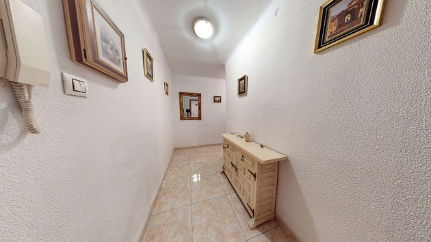 Foto 2 de Venta de piso en Virgen del Remedio de 3 habitaciones con aire acondicionado