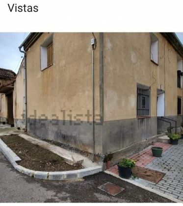 Foto 2 de Casa en venda a Fuensaldaña de 4 habitacions amb garatge
