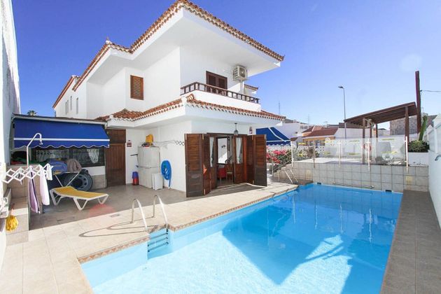 Foto 1 de Casa en venda a Arguineguín de 4 habitacions amb terrassa i piscina