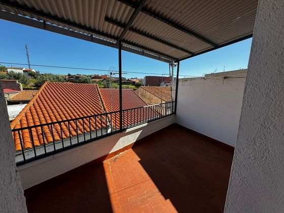Foto 1 de Casa en venda a calle Coria de 3 habitacions amb terrassa