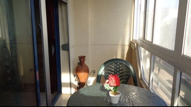 Foto 2 de Piso en venta en Melilla de 3 habitaciones con terraza y aire acondicionado