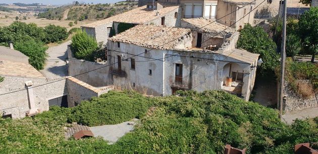 Foto 1 de Venta de casa en Sant Guim de Freixenet de 4 habitaciones con terraza y garaje