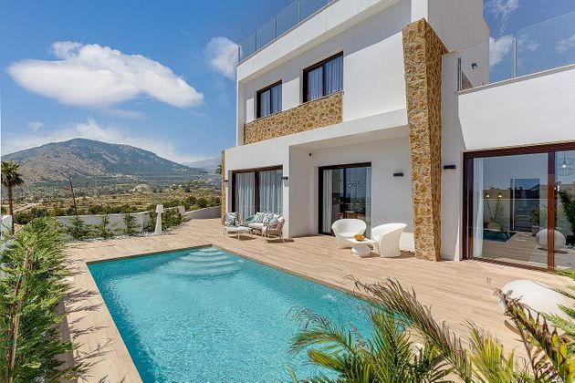 Foto 1 de Xalet en venda a La Cala de Villajoyosa de 3 habitacions amb terrassa i piscina