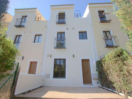 Foto 1 de Casa adossada en venda a calle Cortijos de la Bahia de 3 habitacions amb terrassa i piscina