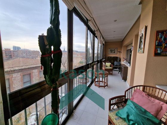 Foto 2 de Pis en venda a calle Fuenterrabía de 4 habitacions amb terrassa i aire acondicionat
