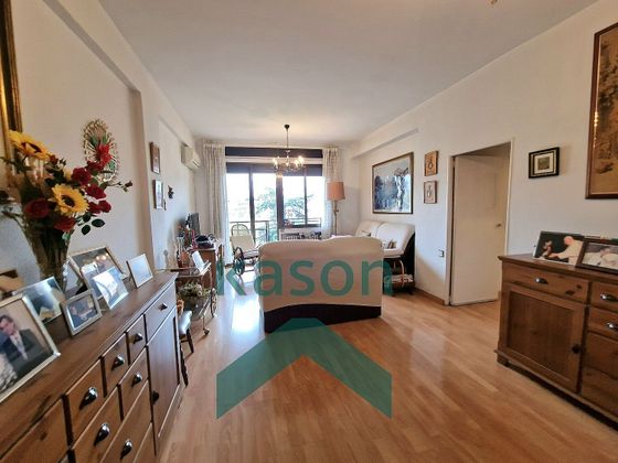 Foto 2 de Pis en venda a Niño Jesús de 4 habitacions amb terrassa i aire acondicionat