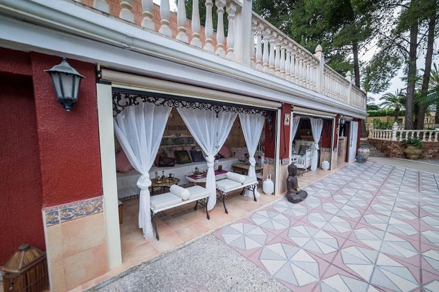 Foto 1 de Xalet en venda a calle Cenia de 10 habitacions amb terrassa i piscina