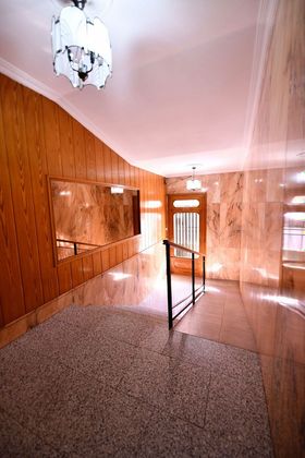Foto 2 de Pis en venda a Carolinas Altas de 4 habitacions amb ascensor