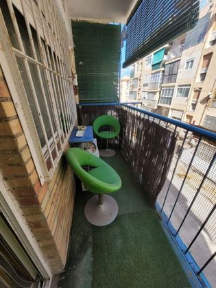 Foto 2 de Piso en venta en Colonia Requena de 3 habitaciones con terraza y balcón