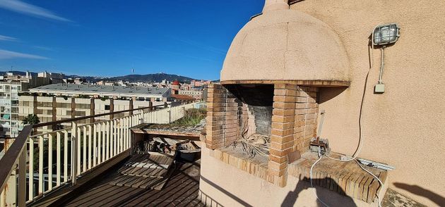 Foto 2 de Àtic en venda a La Sagrada Família de 3 habitacions amb terrassa i balcó