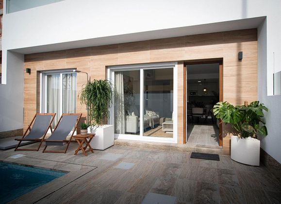Foto 2 de Casa adossada en venda a Avileses de 3 habitacions amb terrassa i piscina