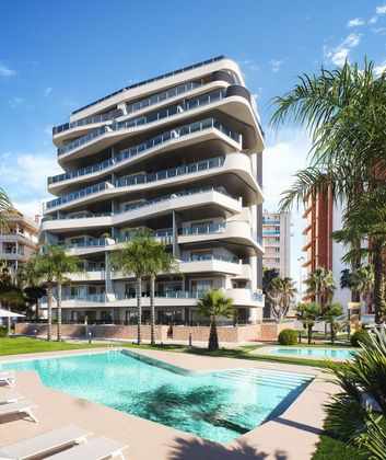 Foto 2 de Àtic en venda a Puerto Deportivo de 2 habitacions amb terrassa i piscina