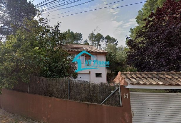 Foto 2 de Venta de chalet en Corbera de Llobregat de 4 habitaciones con piscina y jardín