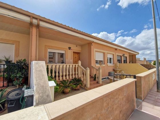 Foto 1 de Casa en venda a Algueña de 4 habitacions amb garatge i aire acondicionat