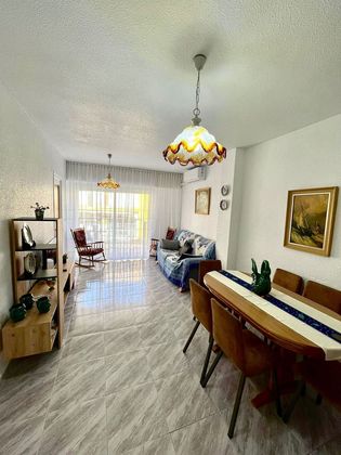 Foto 2 de Alquiler de piso en Playa del Cura de 3 habitaciones con muebles y aire acondicionado