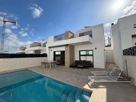 Foto 2 de Casa en lloguer a Benijófar de 3 habitacions amb terrassa i piscina
