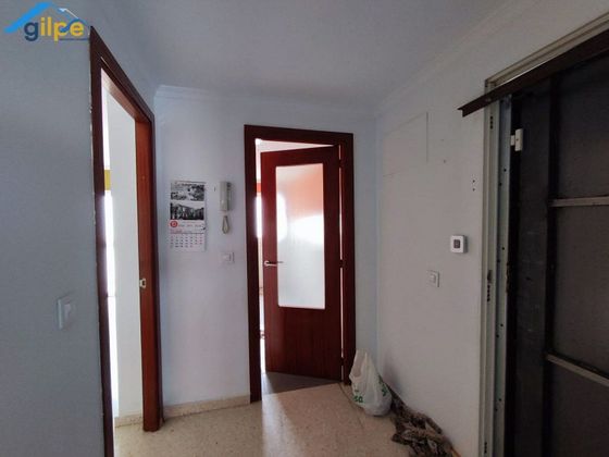 Foto 2 de Venta de piso en Montellano de 2 habitaciones con balcón