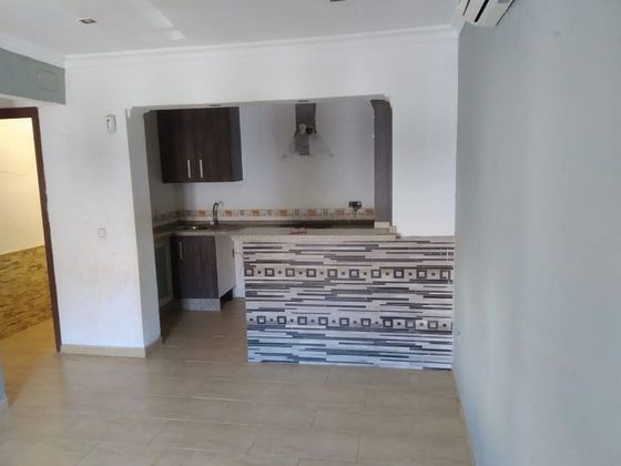 Foto 2 de Venta de piso en Carmona de 3 habitaciones y 96 m²