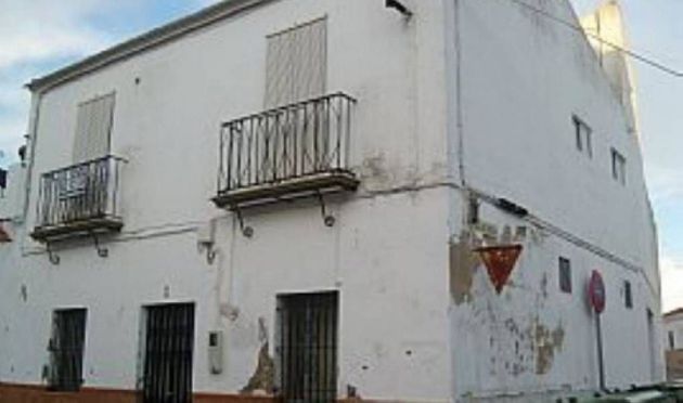 Foto 1 de Venta de casa en Fuentes de Andalucía de 5 habitaciones y 240 m²