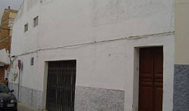 Foto 2 de Venta de casa en Fuentes de Andalucía de 5 habitaciones y 240 m²