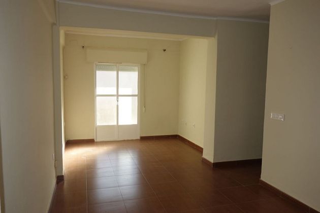 Foto 1 de Venta de piso en Marchena de 3 habitaciones con terraza