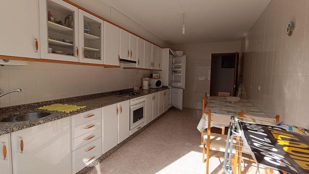 Foto 2 de Piso en venta en Laxe de 4 habitaciones con terraza y garaje