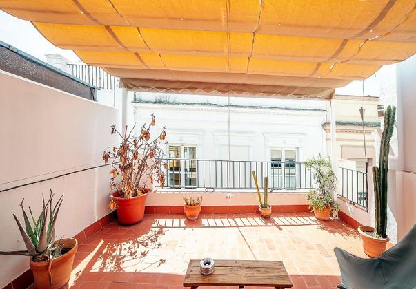Foto 1 de Ático en venta en calle Mendoza Ríos de 2 habitaciones con terraza y balcón