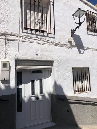 Foto 1 de Casa en venda a calle Tumilladero de 3 habitacions amb terrassa i garatge