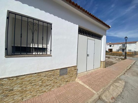 Foto 2 de Casa en venda a Chirivel de 3 habitacions amb piscina i garatge