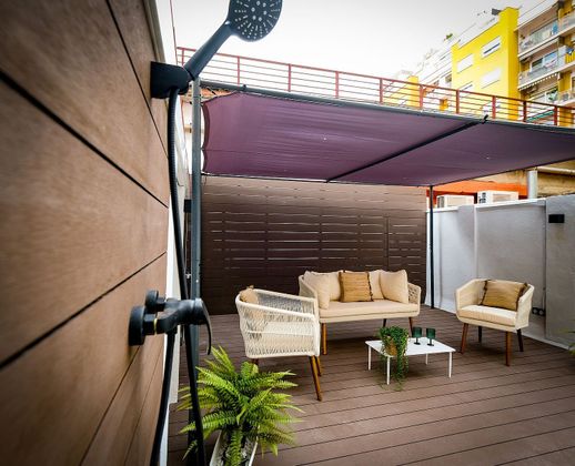 Foto 2 de Piso en venta en calle De Rocafort de 3 habitaciones con terraza y balcón