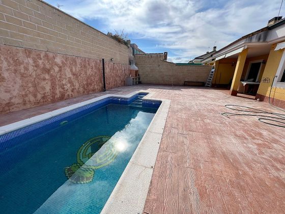 Foto 2 de Casa en venda a Escalona de 4 habitacions amb terrassa i piscina