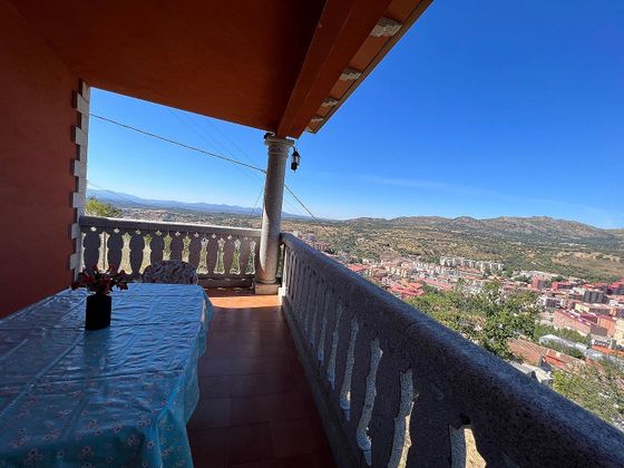 Foto 2 de Chalet en venta en Béjar de 6 habitaciones con terraza y piscina