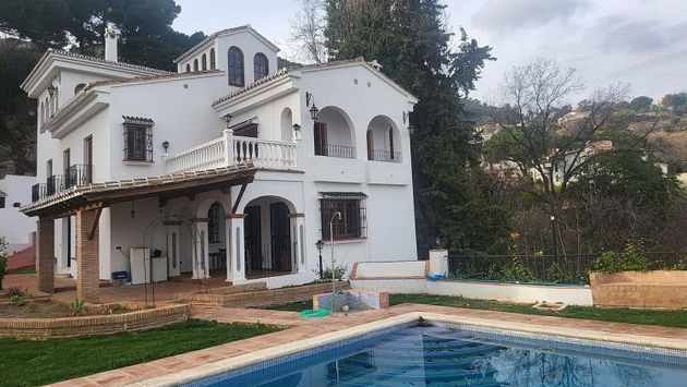 Foto 2 de Chalet en alquiler en Casarabonela de 9 habitaciones con terraza y piscina