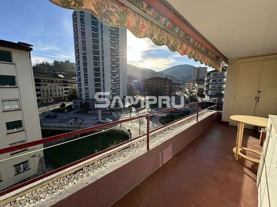 Foto 1 de Pis en venda a Arrasate o Mondragón de 3 habitacions amb garatge i balcó