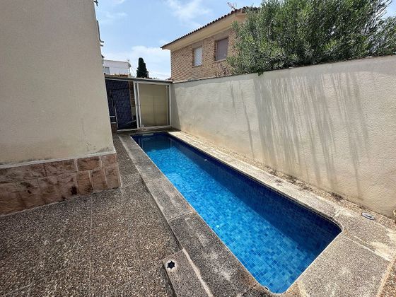 Foto 1 de Chalet en venta en Regueral - Prat d'en Forés de 4 habitaciones con terraza y piscina