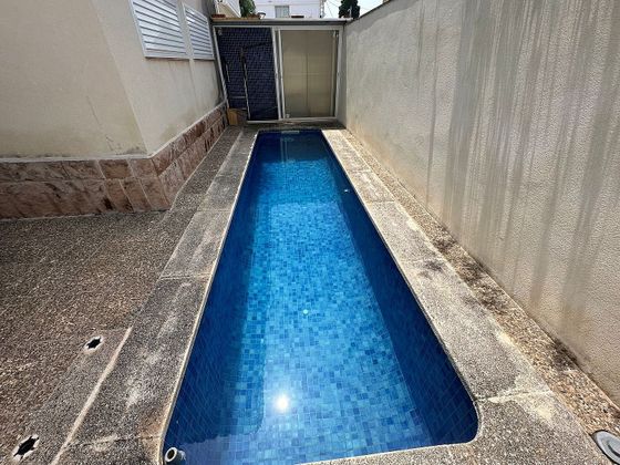 Foto 2 de Chalet en venta en Regueral - Prat d'en Forés de 4 habitaciones con terraza y piscina