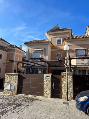 Foto 1 de Casa adossada en venda a Arenal - La Pólvora de 3 habitacions amb terrassa i aire acondicionat
