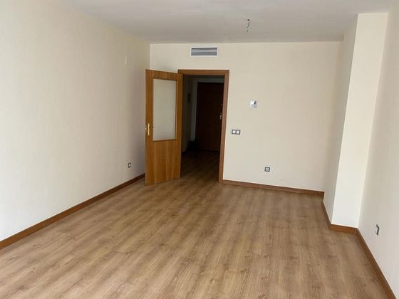 Foto 2 de Piso en alquiler en Aiora de 3 habitaciones con aire acondicionado y ascensor