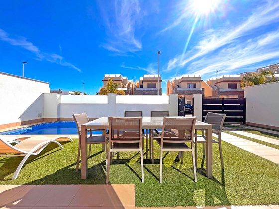 Foto 2 de Venta de chalet en avenida José María Sanz Fargas de 3 habitaciones con terraza y piscina