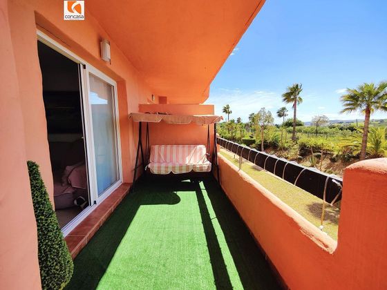 Foto 1 de Piso en venta en Casares de 2 habitaciones con terraza y piscina