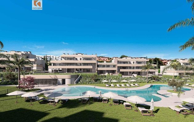 Foto 2 de Piso en venta en Casares de 4 habitaciones con terraza y piscina