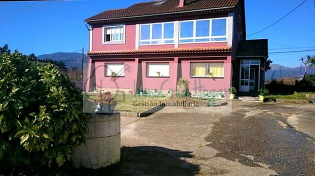 Foto 1 de Chalet en venta en Porriño (O) de 7 habitaciones con terraza y jardín