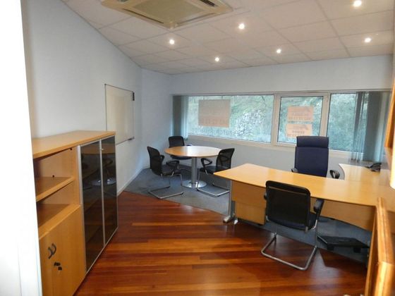 Foto 2 de Venta de oficina en Eibar de 270 m²