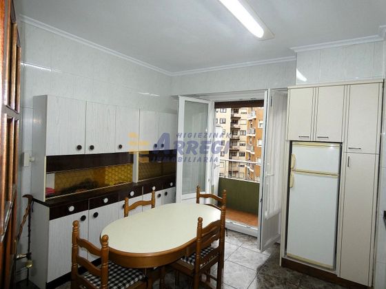 Foto 1 de Piso en venta en Ermua de 2 habitaciones con balcón y calefacción