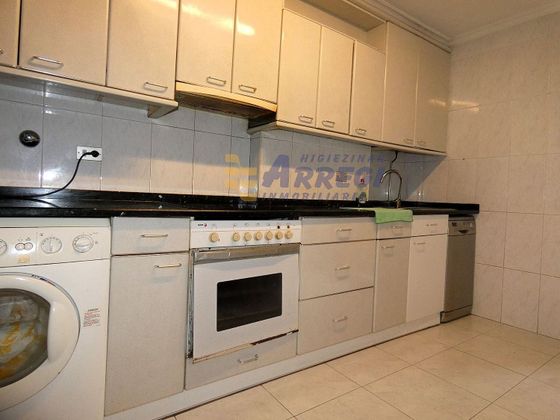 Foto 2 de Venta de piso en Eibar de 3 habitaciones y 80 m²
