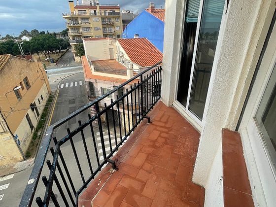 Foto 1 de Pis en venda a Poblenou de 3 habitacions amb balcó