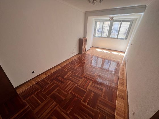 Foto 1 de Alquiler de piso en calle Espronceda de 3 habitaciones con calefacción y ascensor